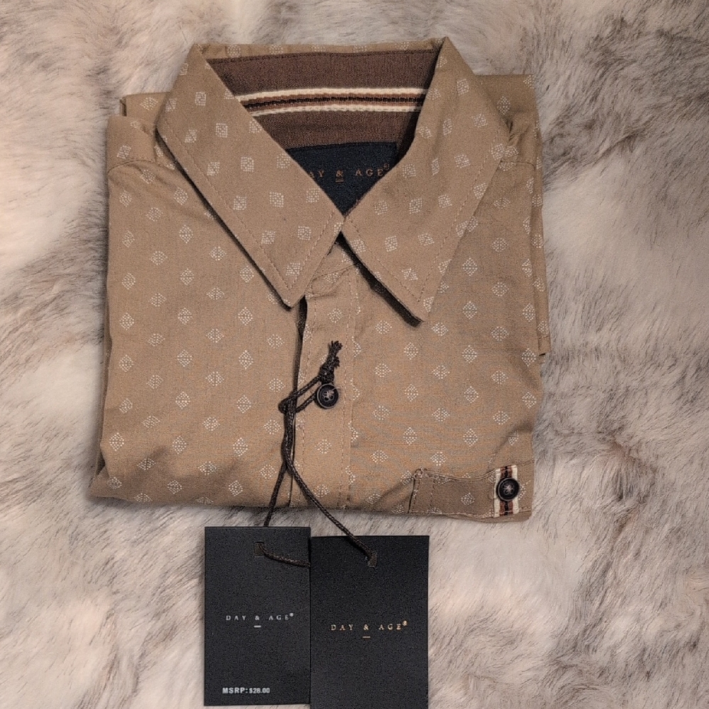 Day & Age short sleeve button up.  Little Boy Size 6 Large.